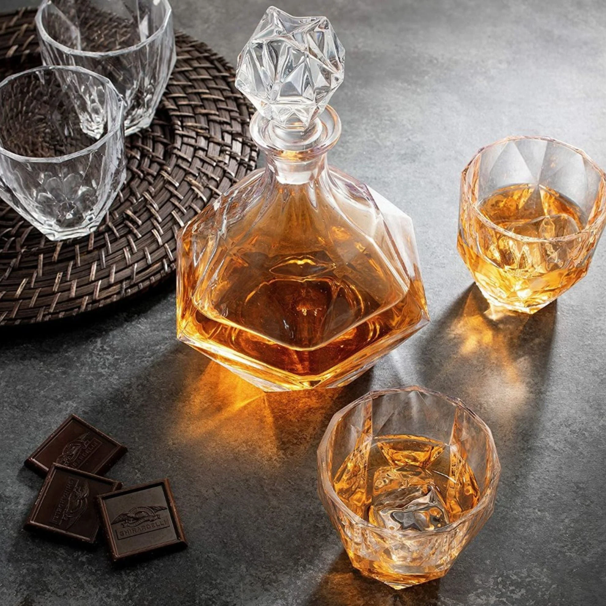 Exquisite Decanter Set - Image 3